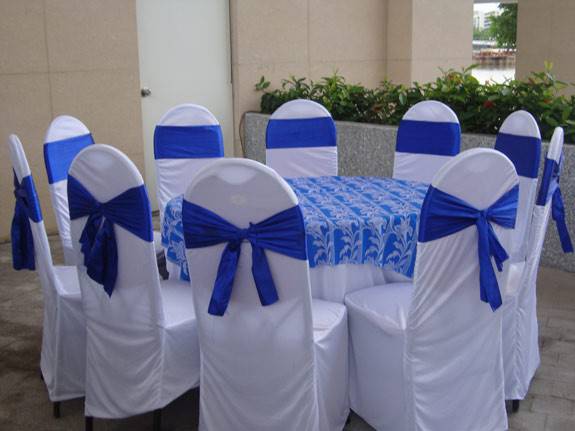 áo phủ ghế tiệc cưới